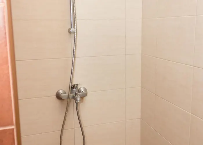 아파트 Modern Comfort In With Workspace By Flat Mаnаger