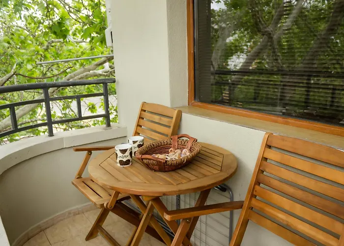 아파트 Modern Comfort In With Workspace By Flat Mаnаger *