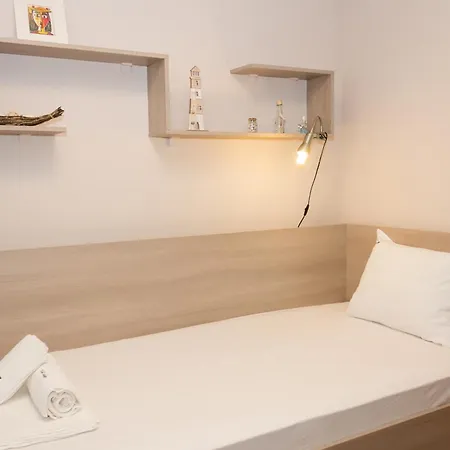 Modern Comfort In With Workspace By Flat Mаnаger 瓦爾納