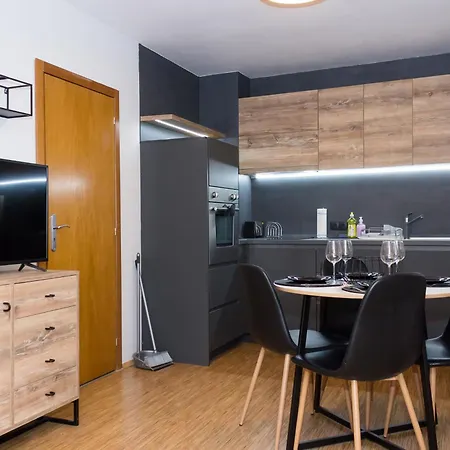 Modern Comfort In With Workspace By Flat Mаnаger *