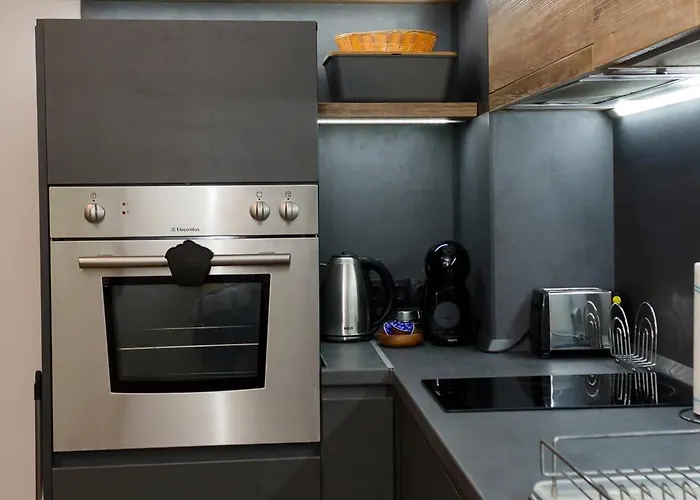 Modern Comfort In With Workspace By Flat Mаnаger Варна